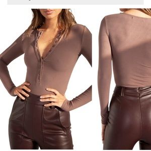 BAYSE Ribbed Henley Bodysuit Brown Medium